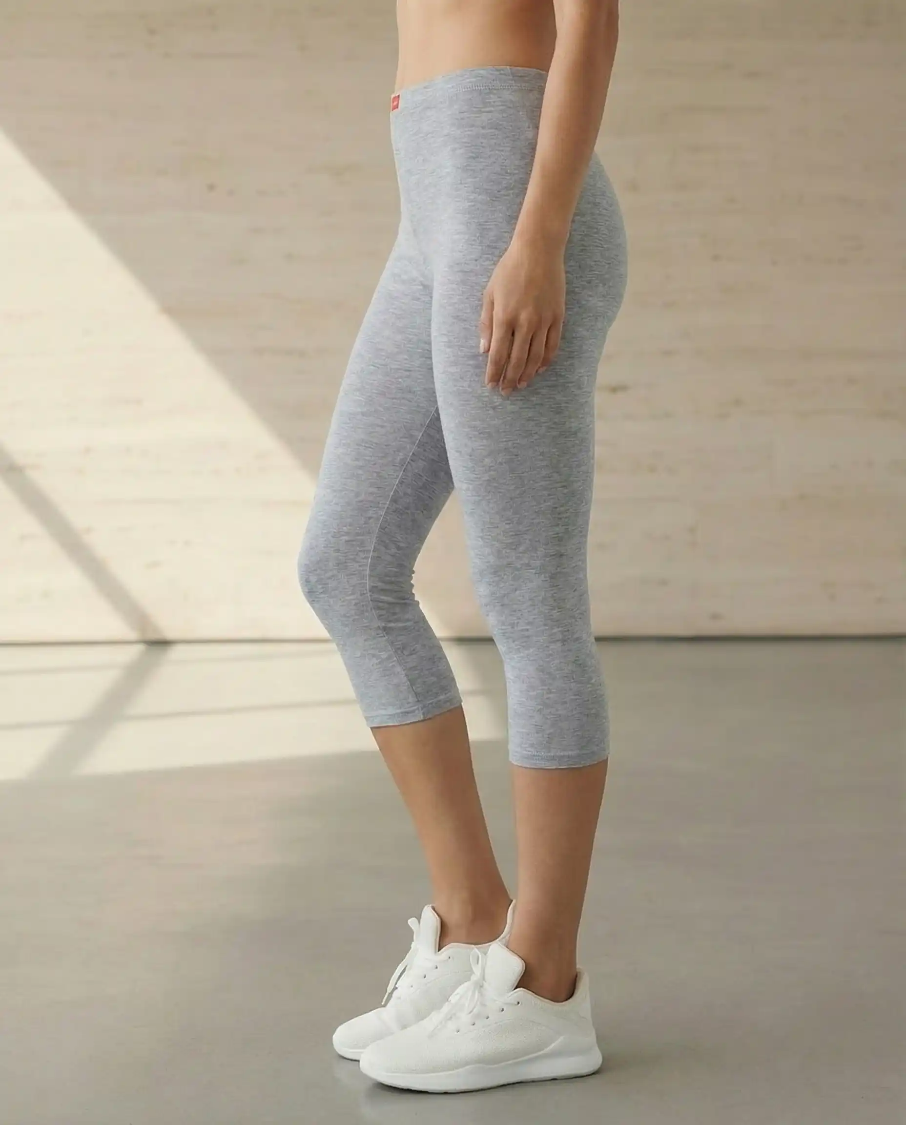 Feather 3/4 legging - Image 3